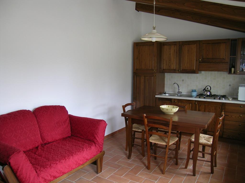 Agriturismo Podere Ossaia Кортона Номер фото