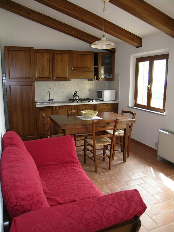 Agriturismo Podere Ossaia Кортона Номер фото