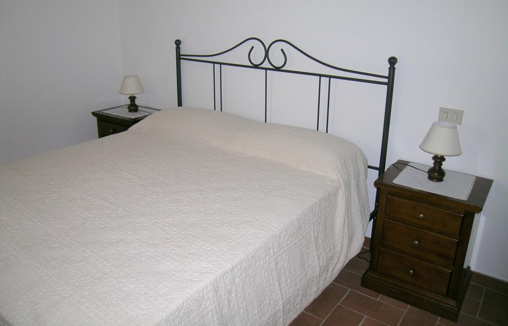 Agriturismo Podere Ossaia Кортона Номер фото