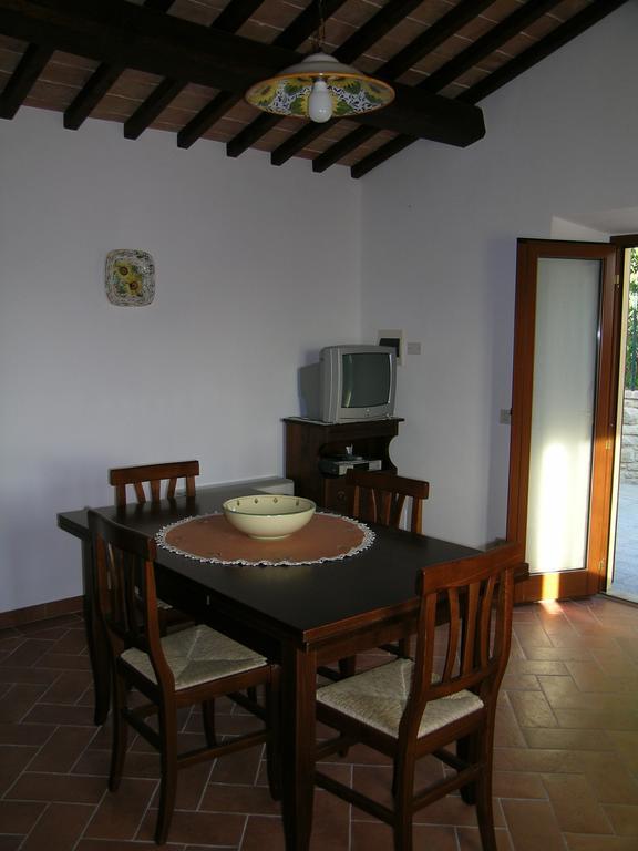 Agriturismo Podere Ossaia Кортона Номер фото
