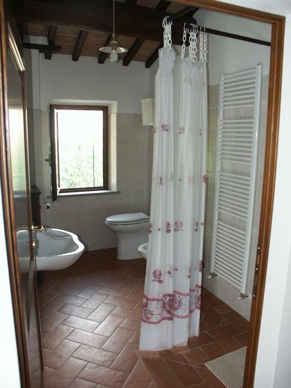 Agriturismo Podere Ossaia Кортона Номер фото